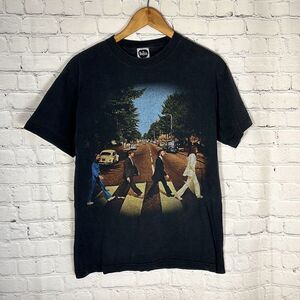 Vintage 2005 Beatles Abbey Road Men’s Size M Medium Black T-Shirt Nice Fade‎